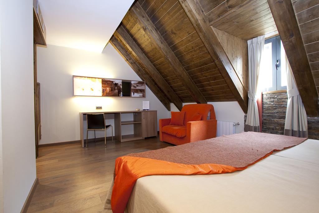Nubahotel Vielha Værelse billede